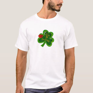 Küssen Sie mich Iren Im T-Shirt
