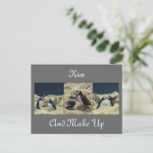 Küssen und Postkarte auffüllen (Stehend Vorderseite)