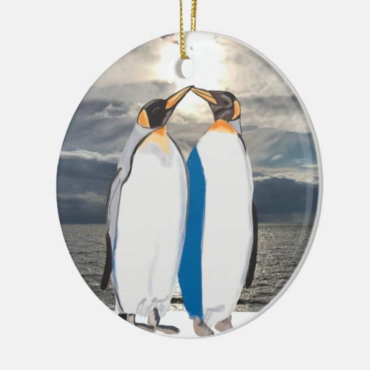 Küssen von König Pinguin Pair in der Artik Keramik Ornament (Links)