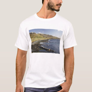 Küste bei Duntulm, Isle of Skye, Schottland, Verei T-Shirt