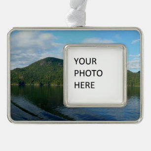 Küste von British Columbia im malerischen Kanada Rahmen-Ornament Silber