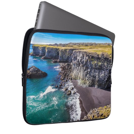 Küste von Hellnahraun, Island Laptopschutzhülle (Vorne Rechts)