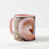 KÜSTENGESTALTUNG MIT PINKSEE MUSCHEL AM STEINSTRAN TASSE (Vorderseite Links)