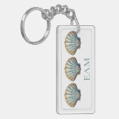 Küstengrün Scallop-Muschel-Monogramm Schlüsselanhänger (Vorderseite links)