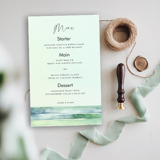 Küstengrünes Hochzeitsmenü am Strand mit Gezeitent