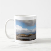 Küstenlandschaft und Leuchtturm Kaffeetasse (Links)
