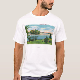 Küstenlinie-Ansicht von Pontoosuc See T-Shirt