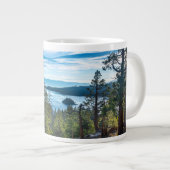 Küstenlinie | Emerald Bay, Lake Tahoe, Kalifornien Jumbo-Tasse (Vorderseite Rechts)