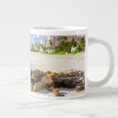 Küstenlinie | Neapel Pier, Südwestflorida Jumbo-Tasse (Rechts)