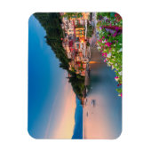Küstenlinie | Varenna, Lombardei, Italien Magnet (Vertikal)