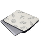 Küstenschatz Misty Shoreline Laptopschutzhülle (Vorne Knopf)