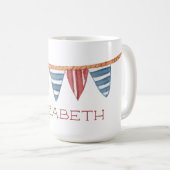 Küstenschiff-Fahnen am Strand Personalized Kaffeetasse (VorderseiteRechts)