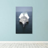 Küstenschiff Independence Leinwanddruck (Insitu (Holzboden))