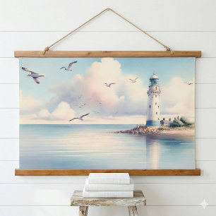 Küstensee-Leuchtturm-Möwen Pastellhimmel Gelassenh Wandteppich Mit Holzrahmen