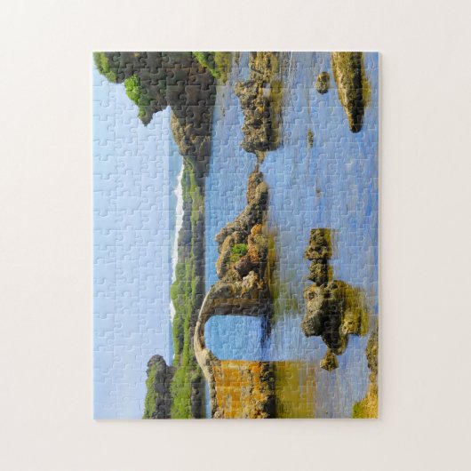 Küstenstrand Guam. Puzzle (Vertikal)