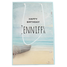 Küstenstrasse mit einem Fischerboot zum Geburtstag Mittlere Geschenktüte