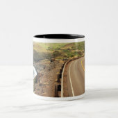 Küstenstraße Zweifarbige Tasse (Mittel)