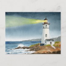 Küstenteleuchtturm mit Lichtstrahl