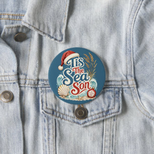 Küstentypografie für Weihnachten: Tis Sea Son Button