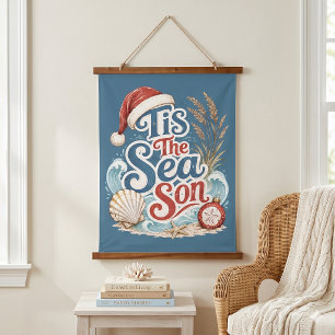 Küstentypografie für Weihnachten: Tis Sea Son Wandteppich Mit Holzrahmen