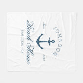 Küstenvintage Strandhaus Anker Navyblau Fleecedecke (Vorderseite (Horizontal))