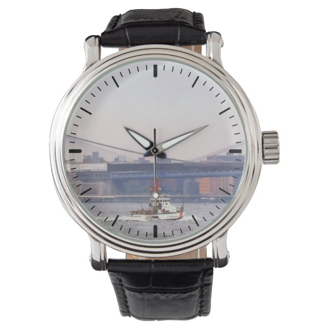 Küstenwache in der Nähe der Brooklyn Bridge Armbanduhr (Vorderseite)