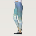 Küstenwolken Leggings<br><div class="desc">Sheila Finch ist eine zeitgenössische Künstlerin, die Lieben hat, aufregende Bilder von Himmel, Land und atemberaubender Landschaft Kaliforniens zu malen. Dieses beeindruckende Aquarellbild der kalifornischen Küste, umgeben von Wolken, wurde offiziell von der World Art Group lizenziert. Es zeigt atemberaubende Lichtstrahlen, die über das schimmernde Meer gleiten. Der überzeugende Einsatz von...</div>