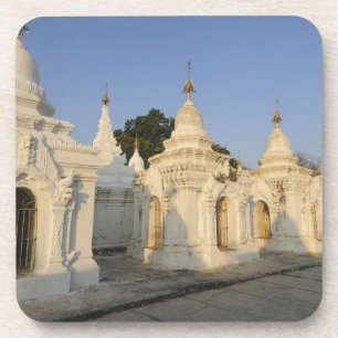 Kuthodaw-Pagode in Mandalay, bekannt als die Untersetzer