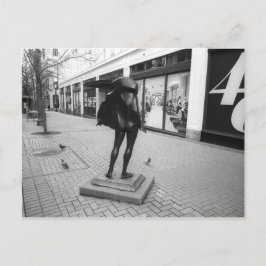 Kvinneakt und die Tauben Einladungspostkarte