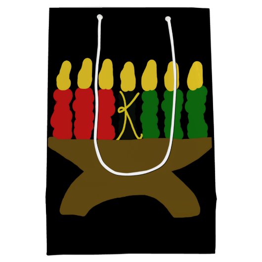 Kwanzaa Candle Design Mittlere Geschenktüte (Rückseite)