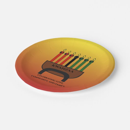 Kwanzaa Candles Paper Plate Pappteller (Schrägansicht)