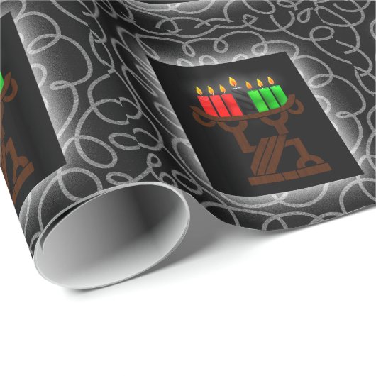 Kwanzaa Lit Kinara Kerzen mit Schwarz und Silber Geschenkpapier (Rolleneckpunkt)