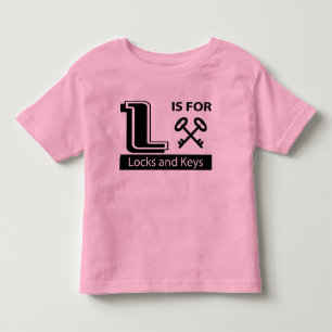 L ist für Verschlüsse und Schlüssel Kleinkind T-shirt