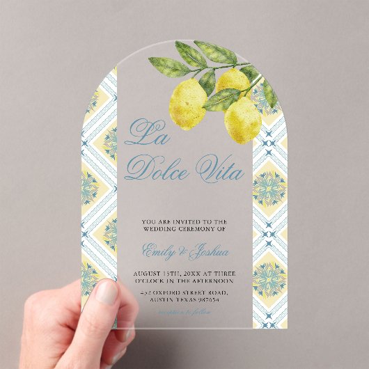 La Dolce Vita Modern Lemon Wedding Arch Acryleinladungen (Insitu (Handheld))