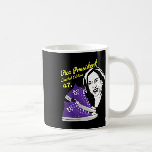 La Funny Kamala Harris Vintage Sneakers 2  Kaffeetasse