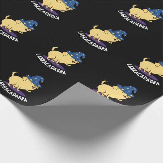 Labra-cadabra Funny Labrador Dog Pun Dark BG Geschenkpapier (Ecke)