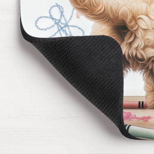 Labradoodle an einer Wand Mousepad (Ecke)
