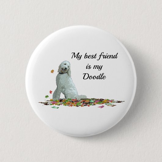 Labradoodle Hund in Blätter Anführungszeichen Butt Button (Vorderseite)