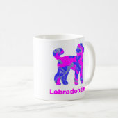 Labradoodle Hund Silhouette Crazy Hot Pink Kaffeetasse (VorderseiteRechts)