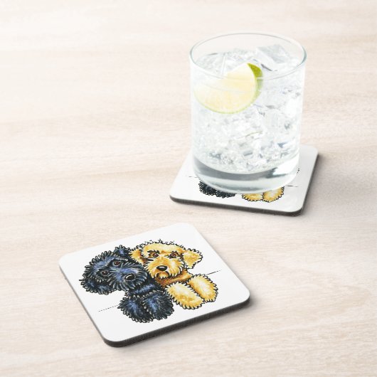 Labradoodles Schwarz Gelb verschraubt Getränkeuntersetzer (Rechte Seite)