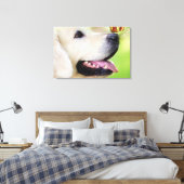 Labrador And Butterfly Throw Pillow Leinwanddruck (Insitu (Schlafzimmer))
