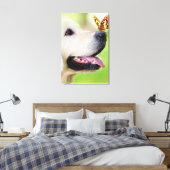 Labrador And Butterfly Throw Pillow Leinwanddruck (Insitu (Schlafzimmer))