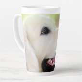 Labrador And Butterfly Throw Pillow Milchtasse (Linke Ecke)