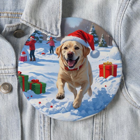 Labrador Hund läuft im Schnee mit Weihnachtshut Button (Beispiel)