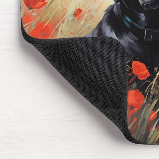 Labrador in Poppies Mousepad (Ecke)