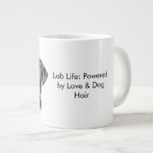 Labrador Life Collection : Powered by Liebe & Dop Jumbo-Tasse (Vorderseite Rechts)