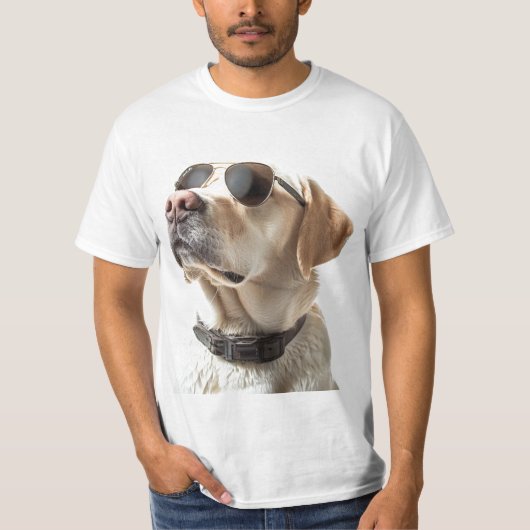 Labrador mit Sonnenbrille T-Shirt (Vorderseite)