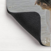 Labrador Retriever am Strand Mousepad (Ecke)