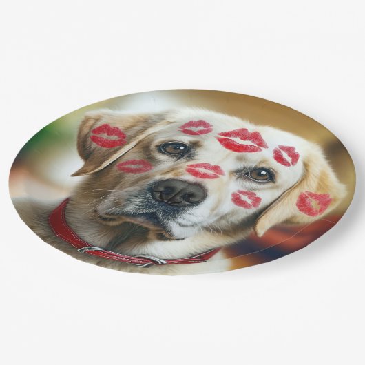 Labrador Retriever mit Lipstick Kisses Pappteller (Schrägansicht)