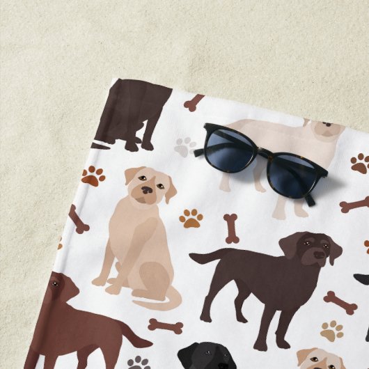 Labrador Retriever Paws and Bones Beach Handtuch (Beispiel)